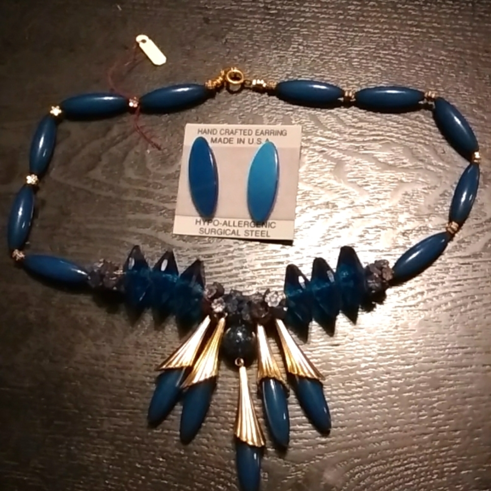 Statement necklace and earring set, real with tiny metal flowers